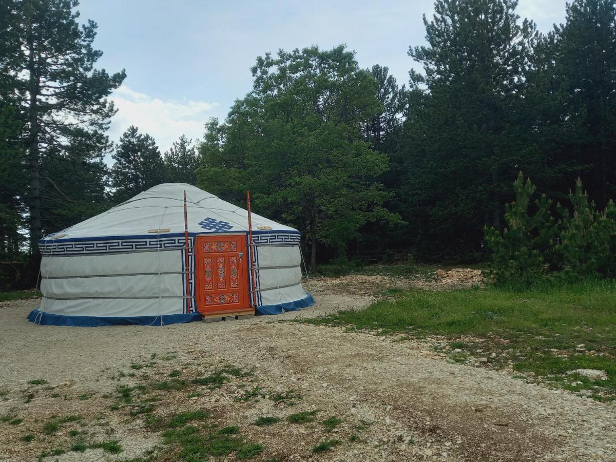 A Ventoux Yourte Monieux Экстерьер фото